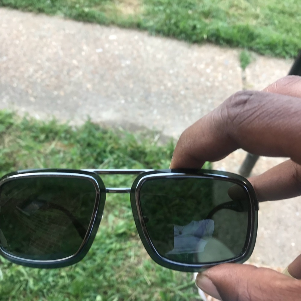Used but it very great condition Versace Aviators